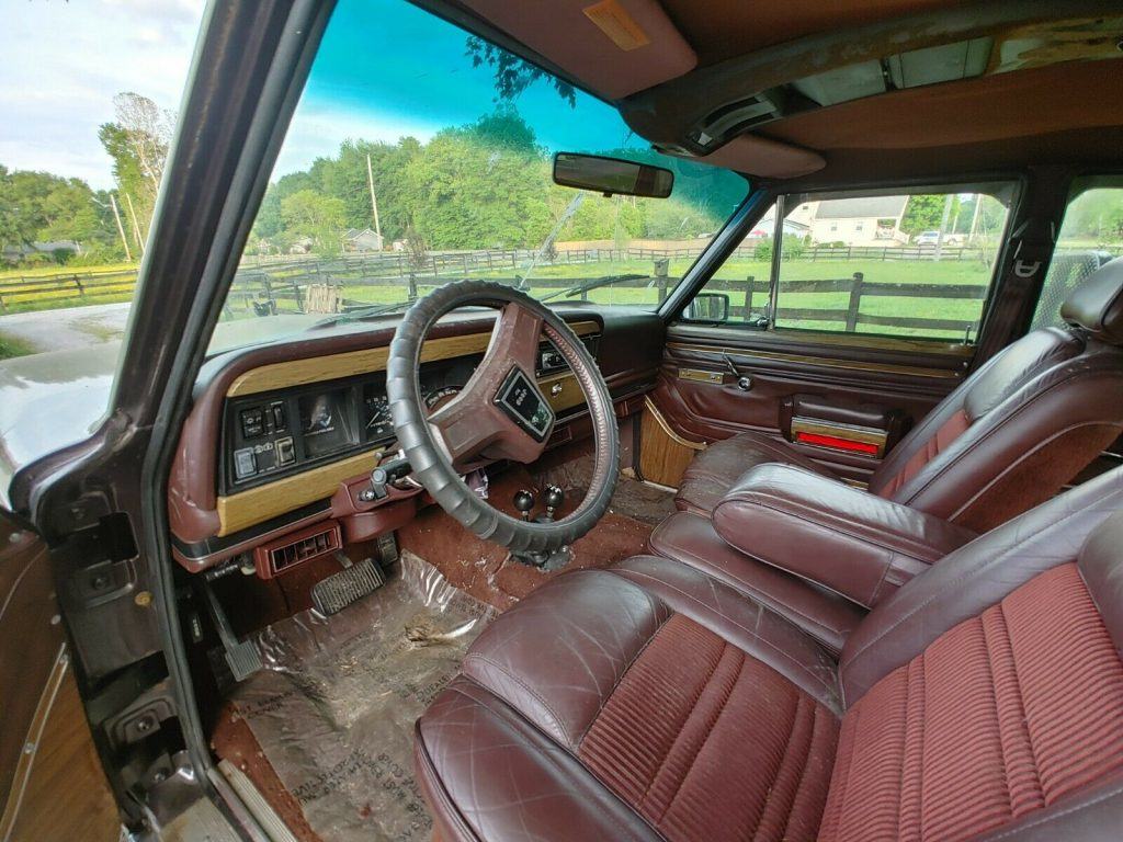 1990 Jeep Grand Wagoneer