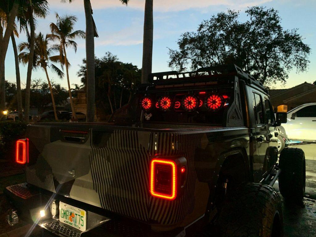 2020 Jeep Gladiator SPORT