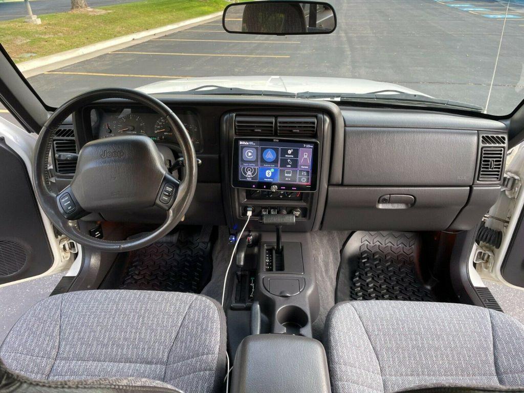 2001 Jeep Cherokee XJ Super Clean LOADED!!