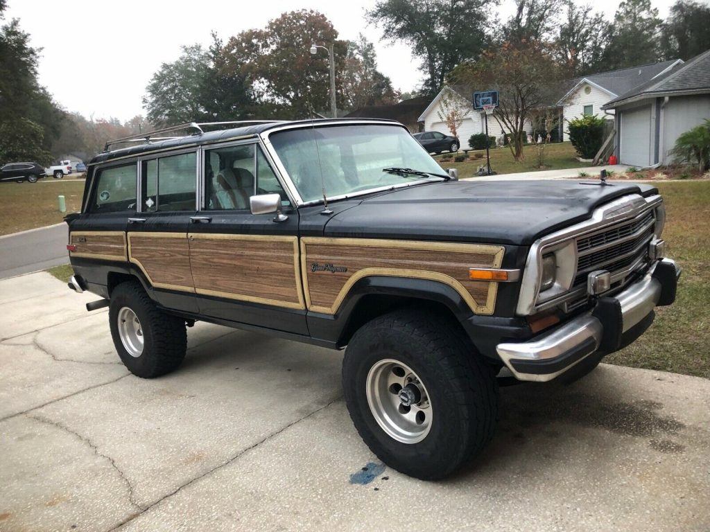 1991 Jeep Grand Wagoneer wood