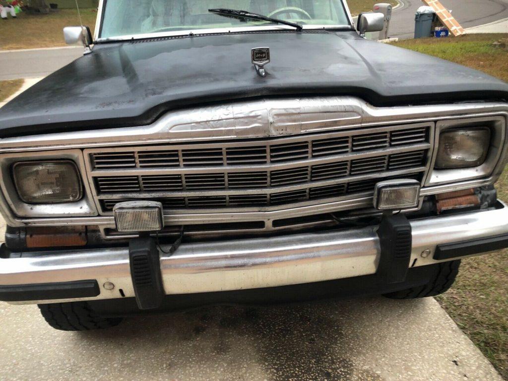 1991 Jeep Grand Wagoneer wood