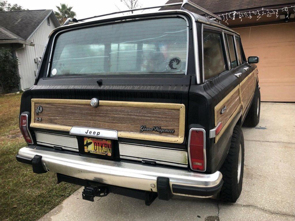 1991 Jeep Grand Wagoneer wood