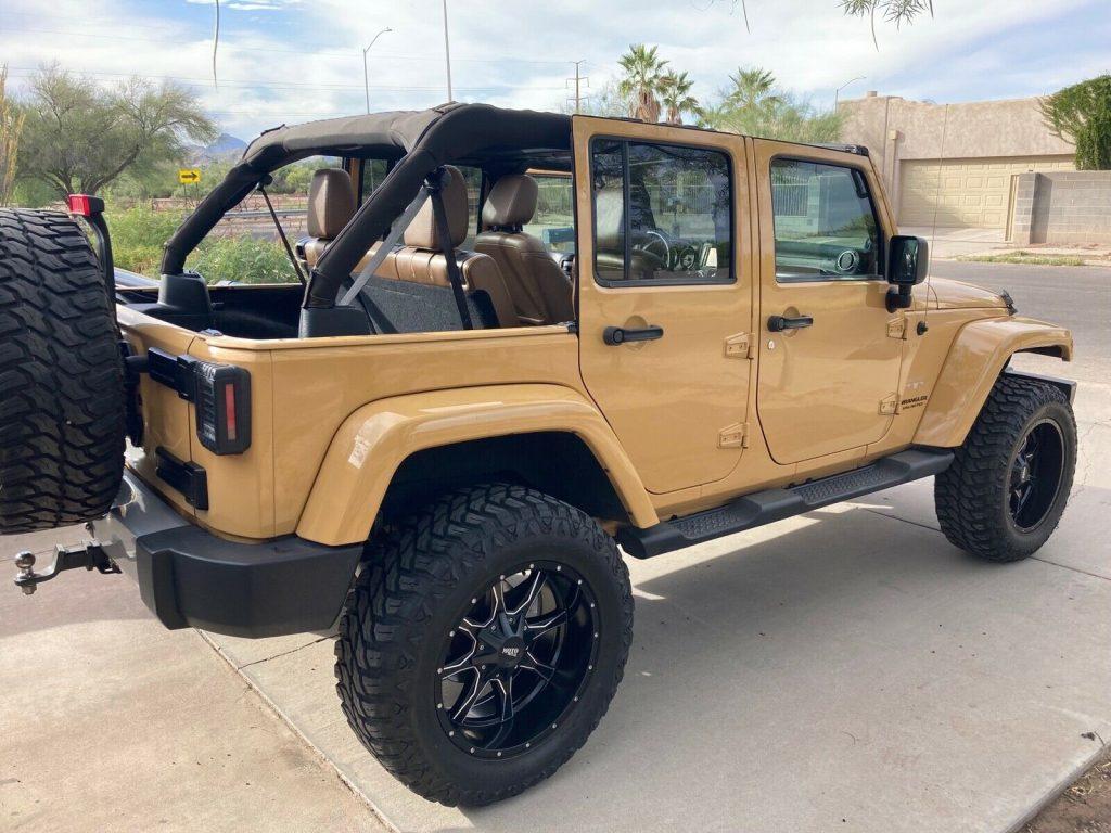2013 Jeep Wrangler Unlimited SAHARA