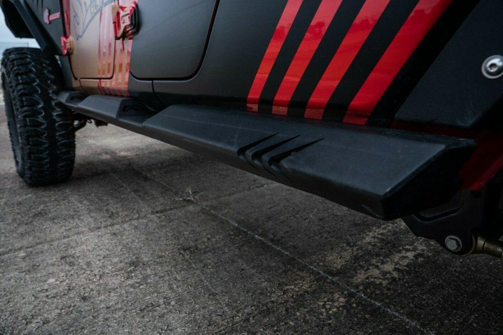 2020 Jeep Gladiator Rubicon 40″ tires.