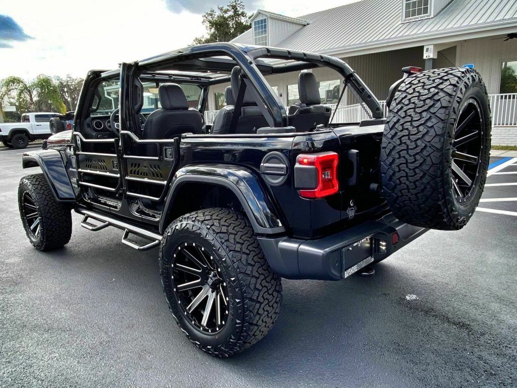 2020 Jeep Wrangler Unlimited Blackout Sahara NAV Leather Lifted Loaded OCD4X4