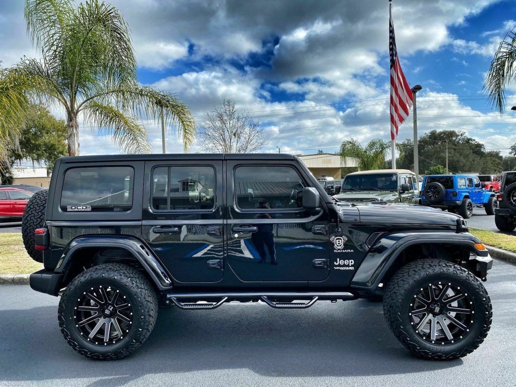 2020 Jeep Wrangler Unlimited Blackout Sahara NAV Leather Lifted Loaded OCD4X4
