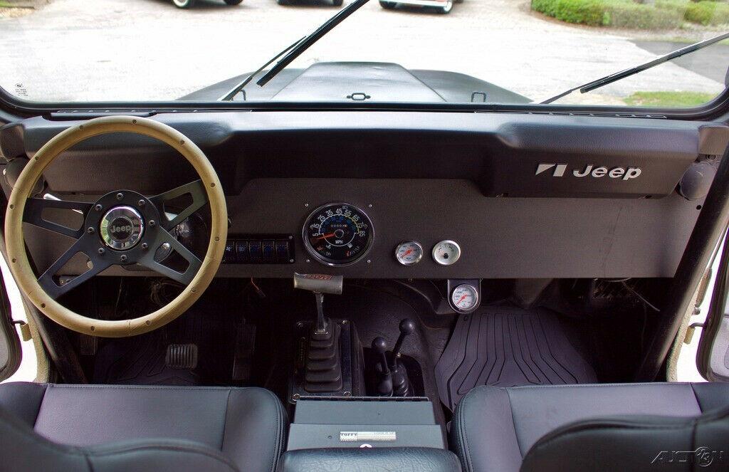 1979 Jeep CJ Resto-Mod / 4×4 / 5.7L 350 V8 / TH350 Auto