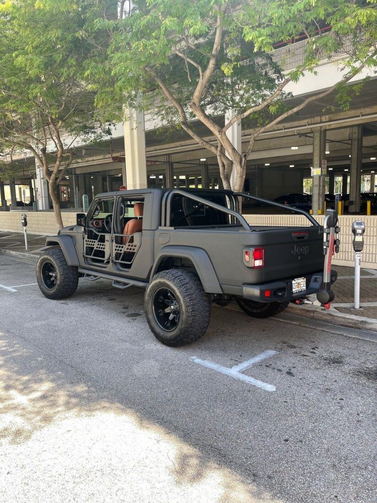 2021 Jeep Gladiator SPORT