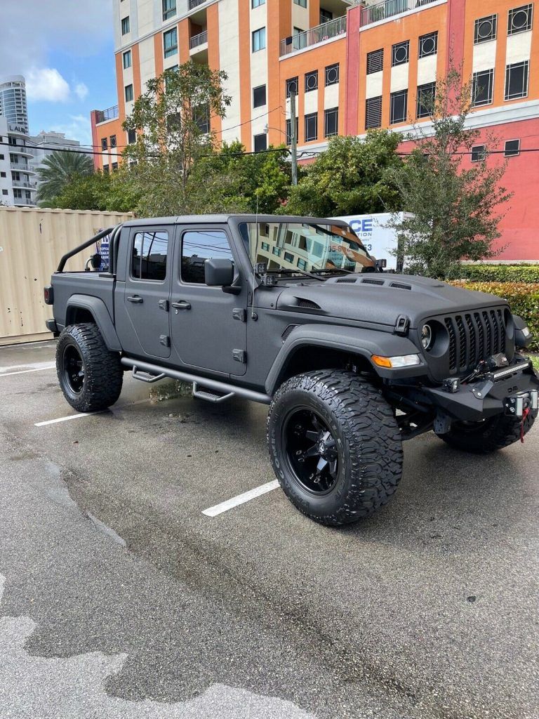 2021 Jeep Gladiator SPORT