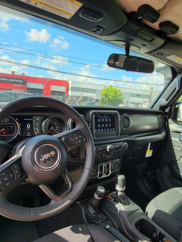 2022 Jeep Gladiator SPORT