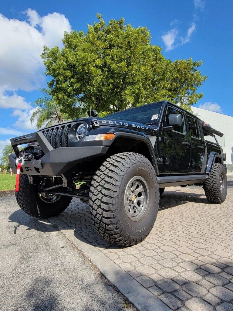 2022 Jeep Gladiator SPORT