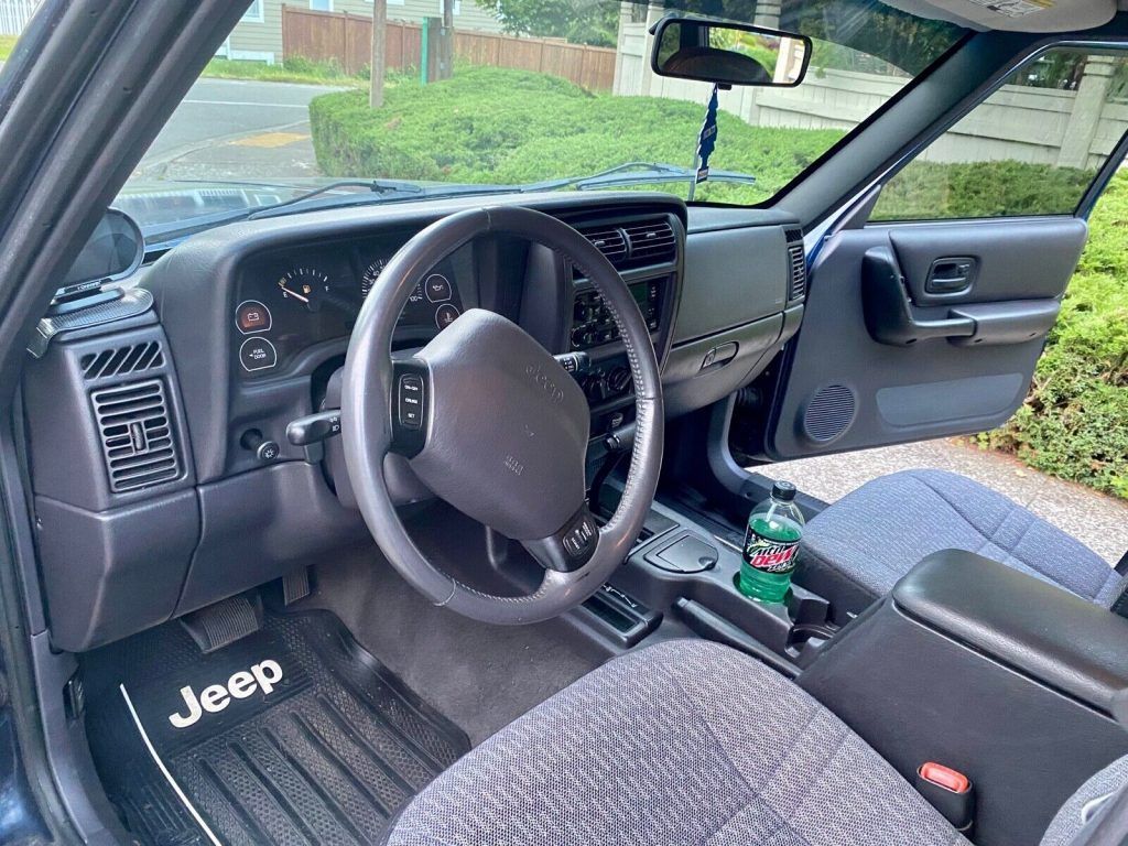 2000 Jeep Cherokee SE