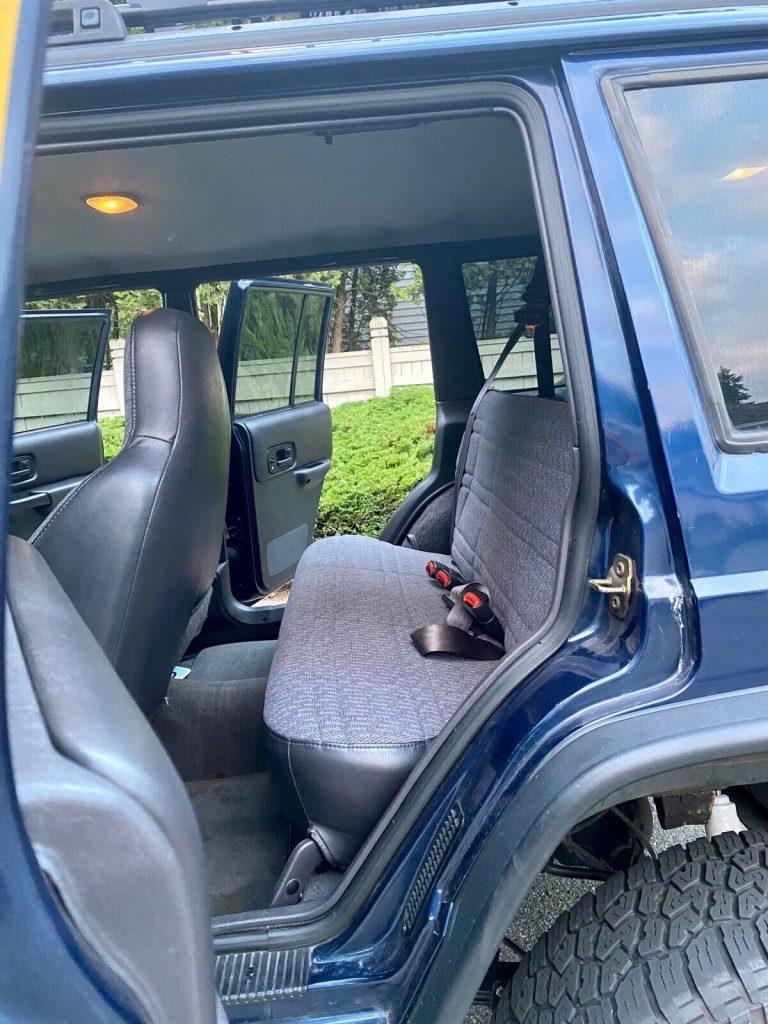 2000 Jeep Cherokee SE