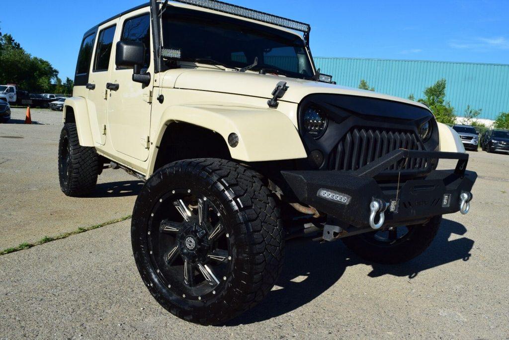 2011 Jeep Wrangler 4X4 UNLIMITED SAHARA-EDITION(OVER $5K UPGRADES)