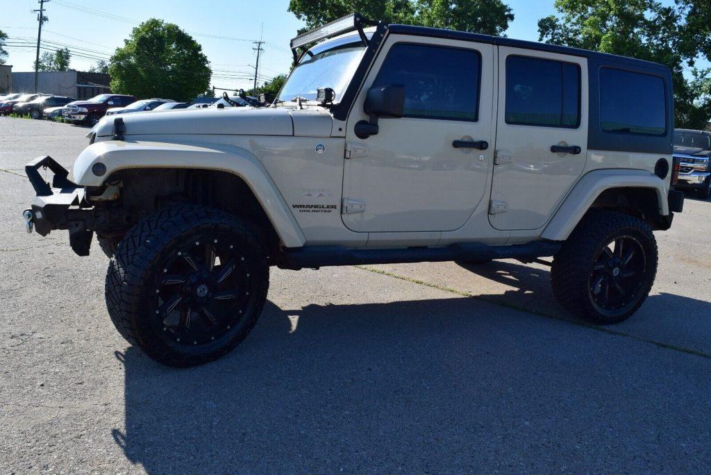 2011 Jeep Wrangler 4X4 UNLIMITED SAHARA-EDITION(OVER $5K UPGRADES)