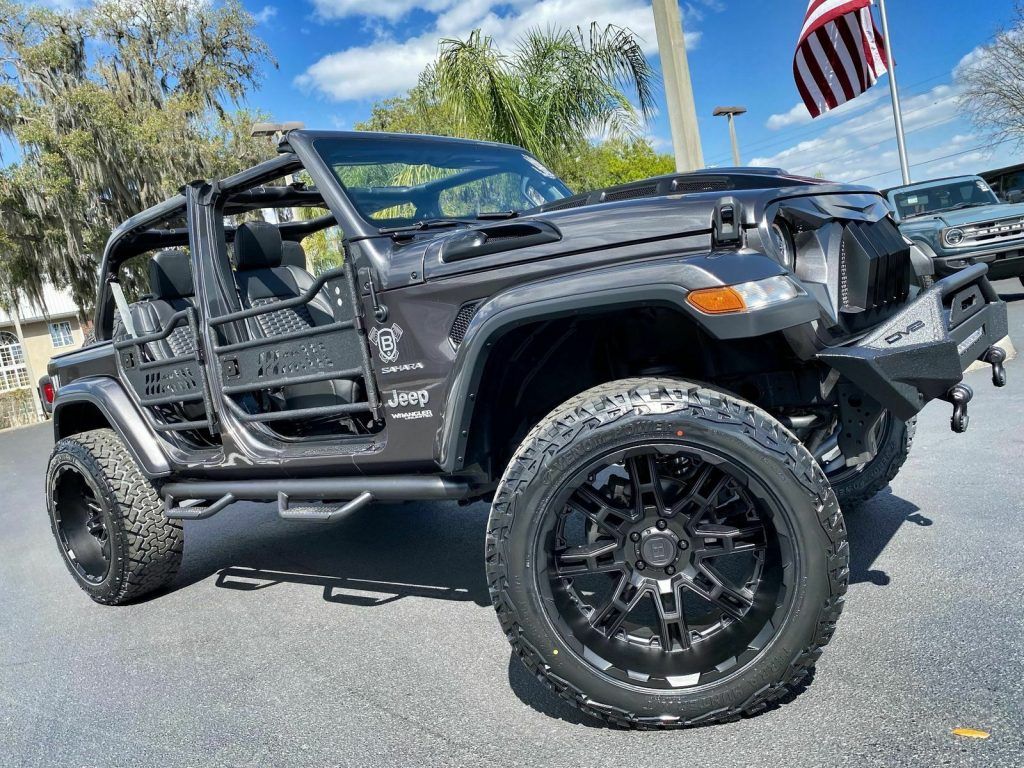 2019 Jeep Wrangler Unlimited CUSTOM LIFTED SAHARA LEATHER NAV HARDTOP