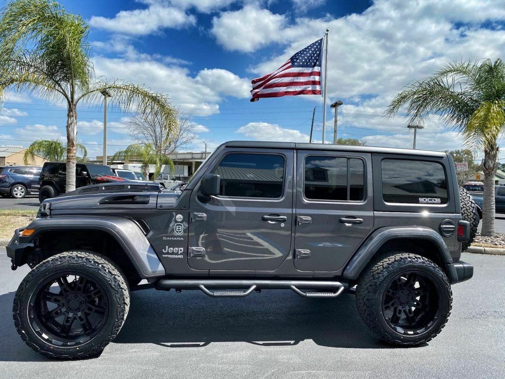 2019 Jeep Wrangler Unlimited CUSTOM LIFTED SAHARA LEATHER NAV HARDTOP