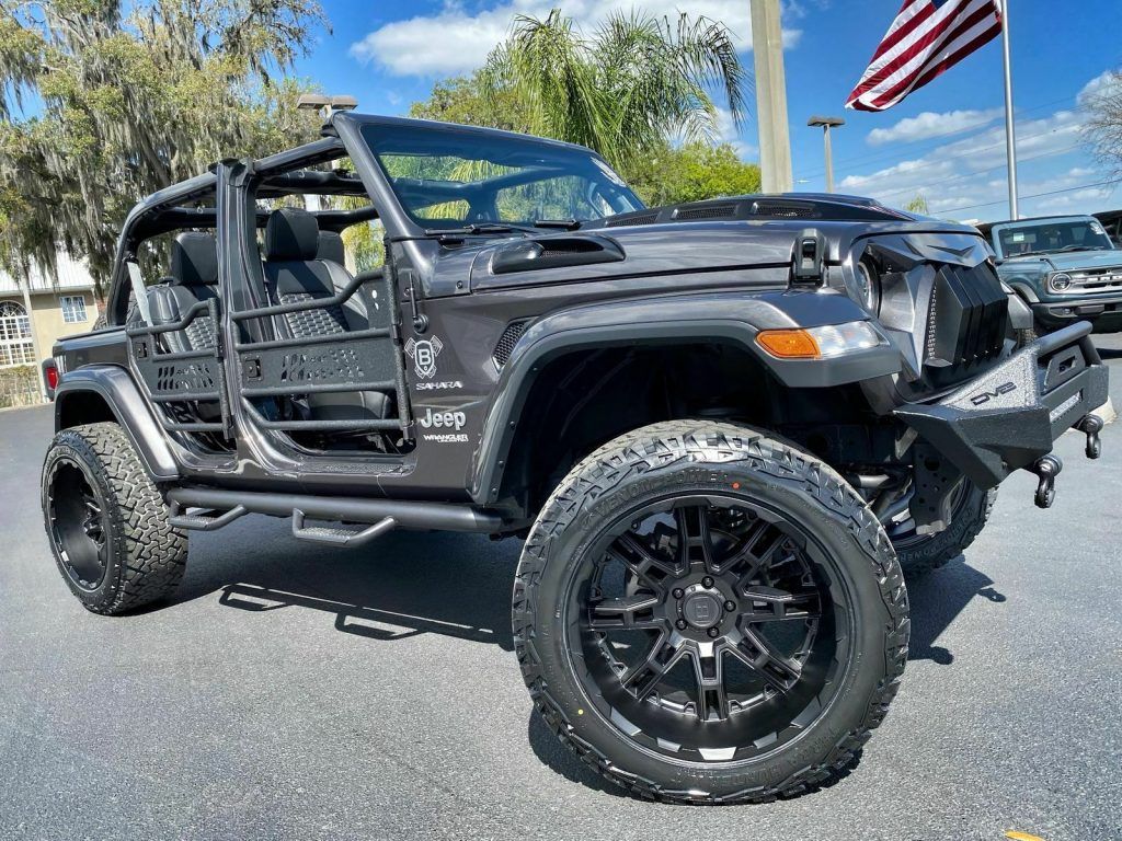 2019 Jeep Wrangler Unlimited CUSTOM LIFTED SAHARA LEATHER NAV HARDTOP