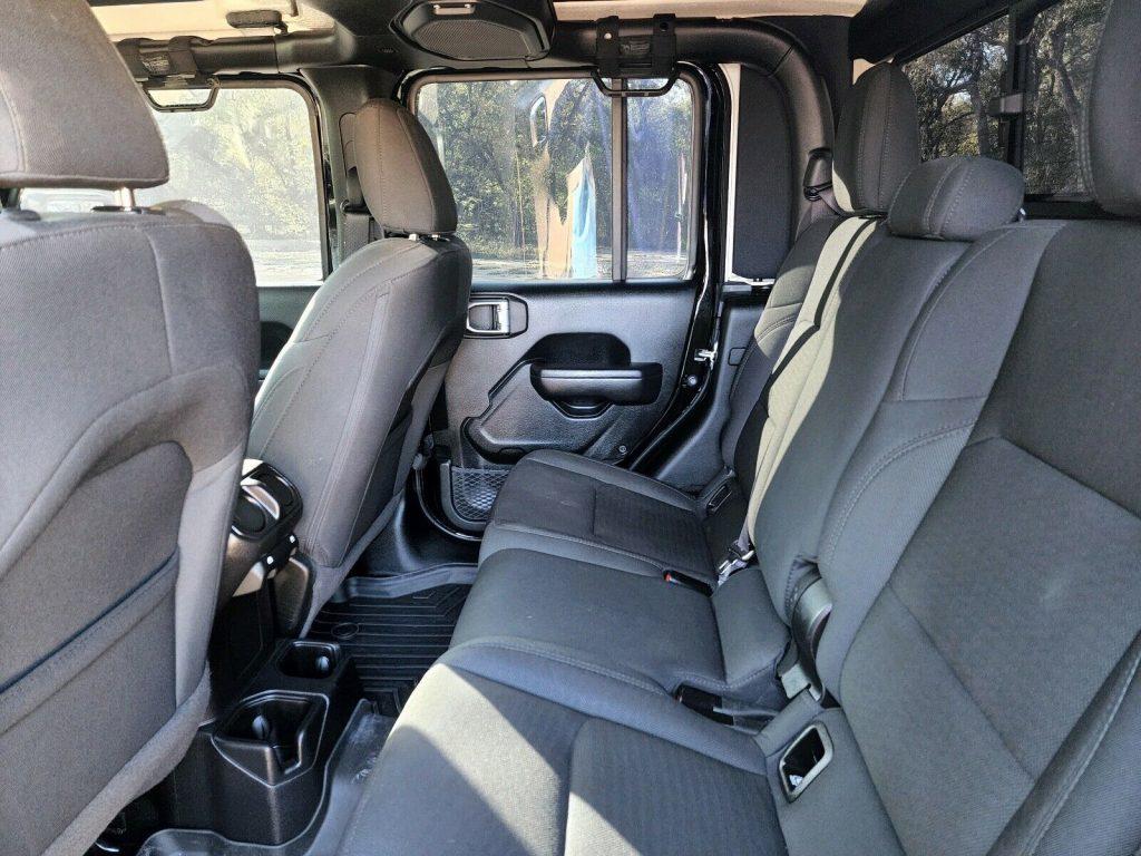 2021 Jeep Gladiator SPORT