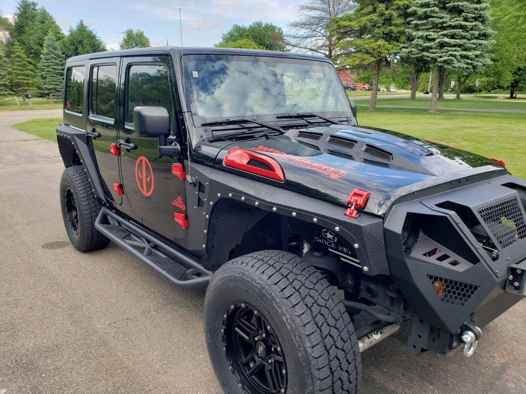 2013 Jeep Wrangler SAHARA