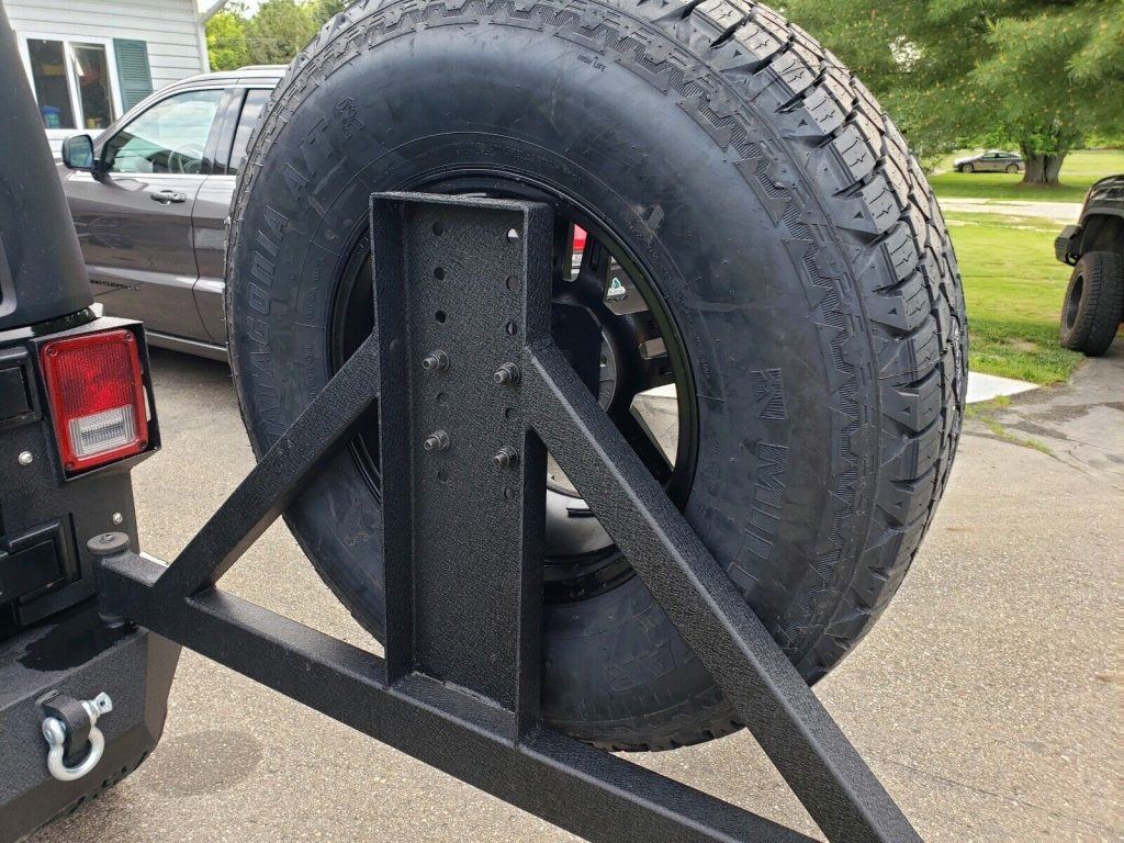 2013 Jeep Wrangler SAHARA