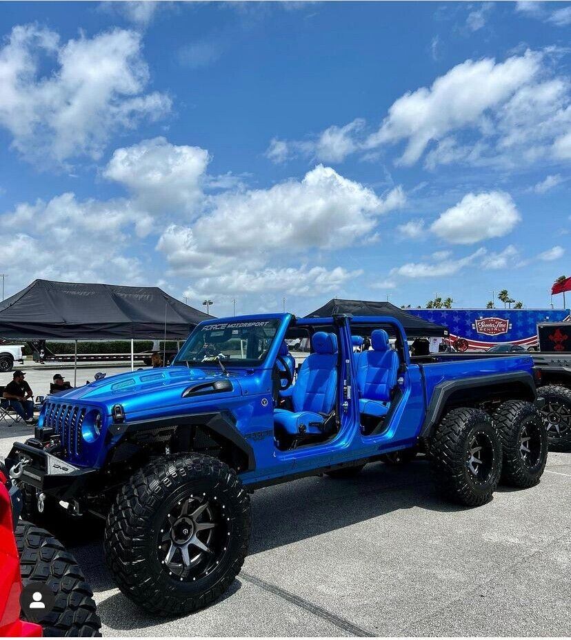 2022 Jeep Gladiator SPORT