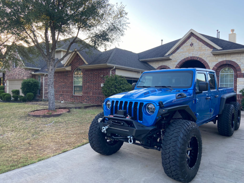 2022 Jeep Gladiator SPORT