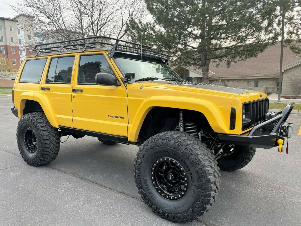 2000 Jeep Cherokee XJ – SUPER CLEAN – BUILT!