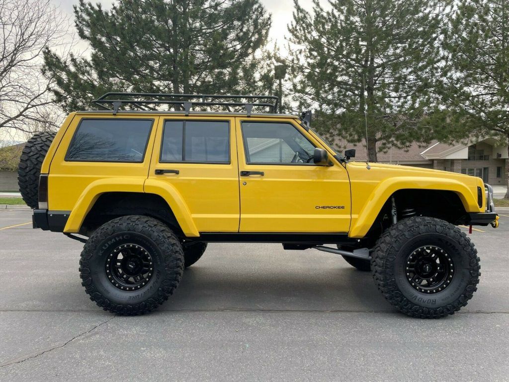 2000 Jeep Cherokee XJ – SUPER CLEAN – BUILT!