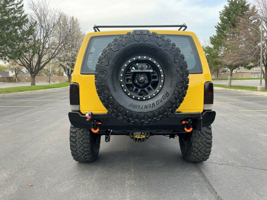 2000 Jeep Cherokee XJ – SUPER CLEAN – BUILT!