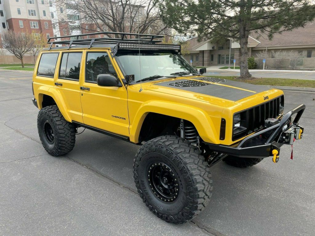 2000 Jeep Cherokee XJ – SUPER CLEAN – BUILT!