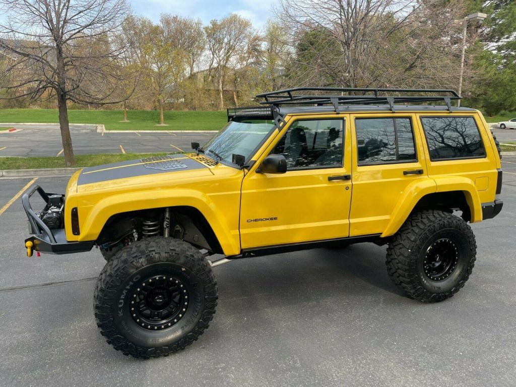 2000 Jeep Cherokee XJ – SUPER CLEAN – BUILT!
