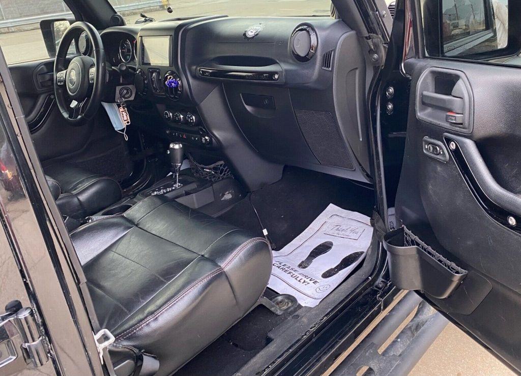 2012 Jeep Wrangler SAHARA