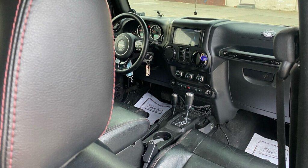 2012 Jeep Wrangler SAHARA