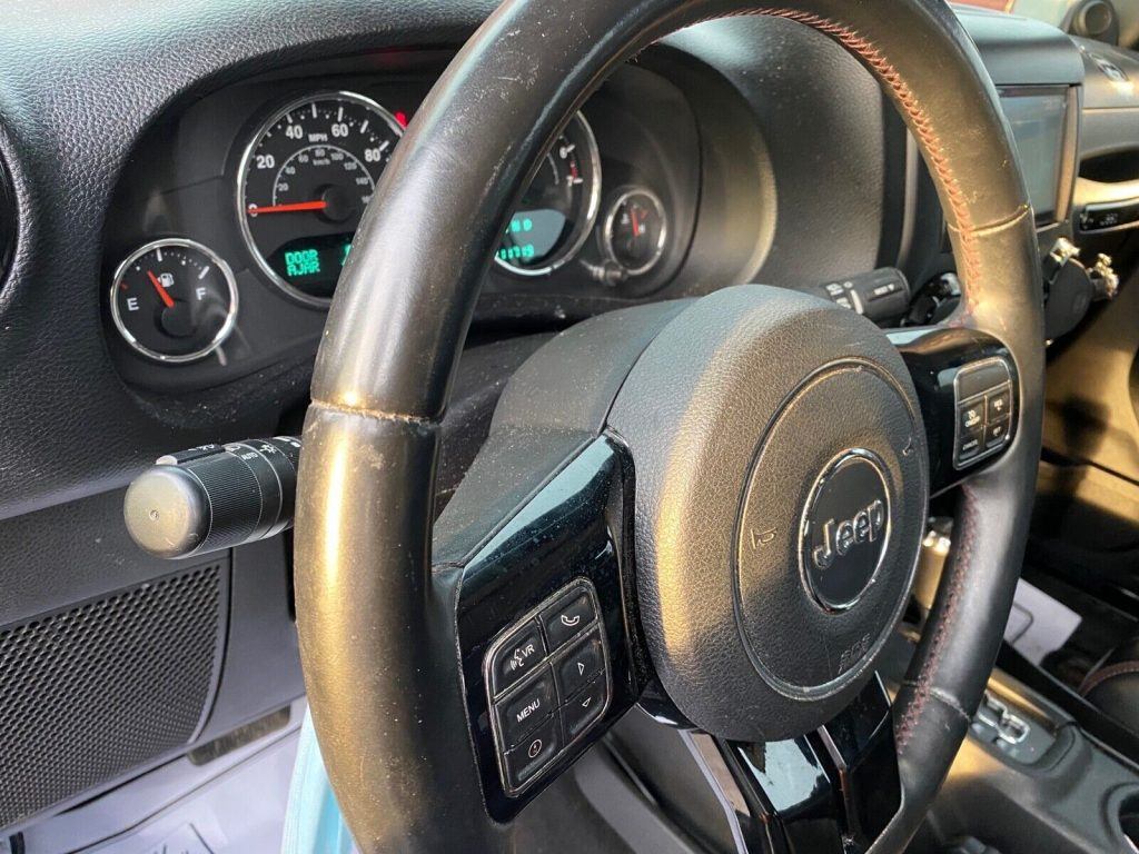 2012 Jeep Wrangler SAHARA