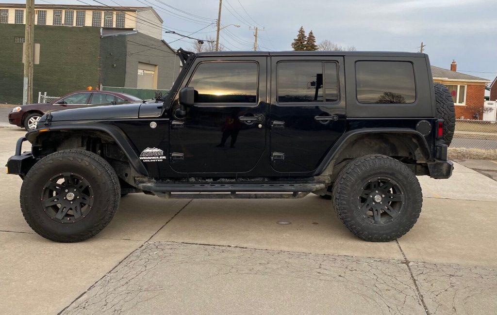 2012 Jeep Wrangler SAHARA
