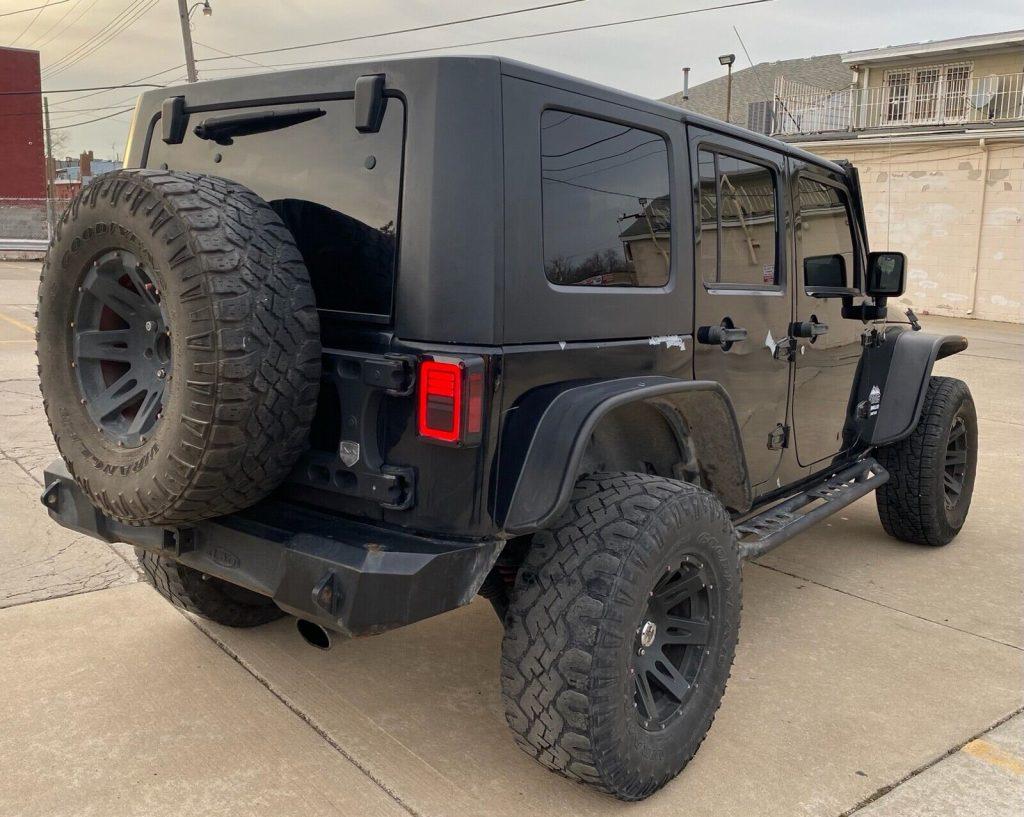 2012 Jeep Wrangler SAHARA