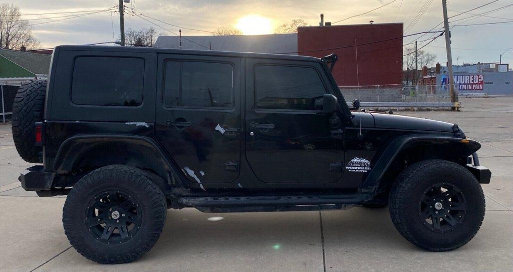 2012 Jeep Wrangler SAHARA