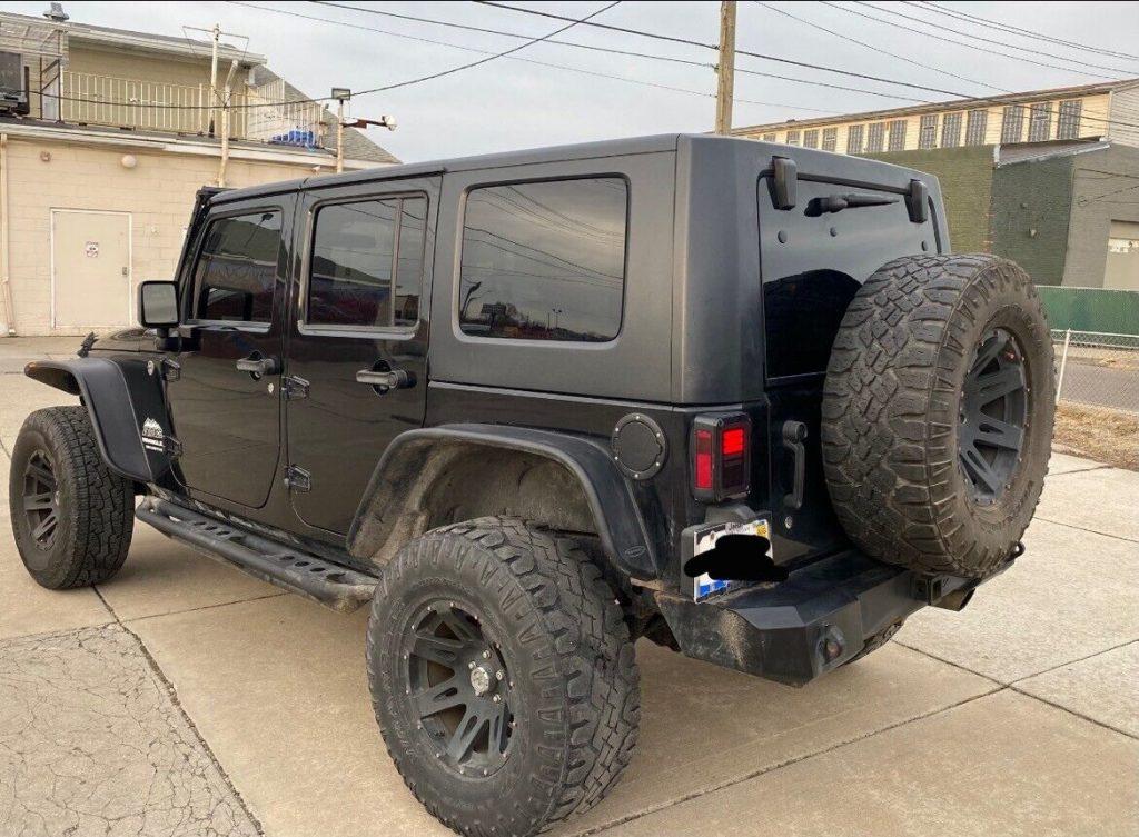 2012 Jeep Wrangler SAHARA
