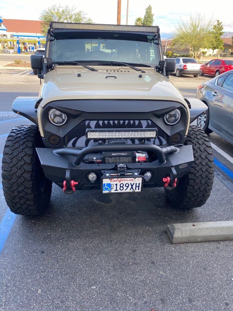 2011 Jeep Wrangler SAHARA