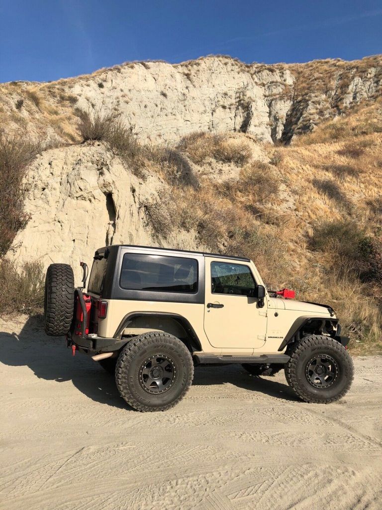 2011 Jeep Wrangler SAHARA