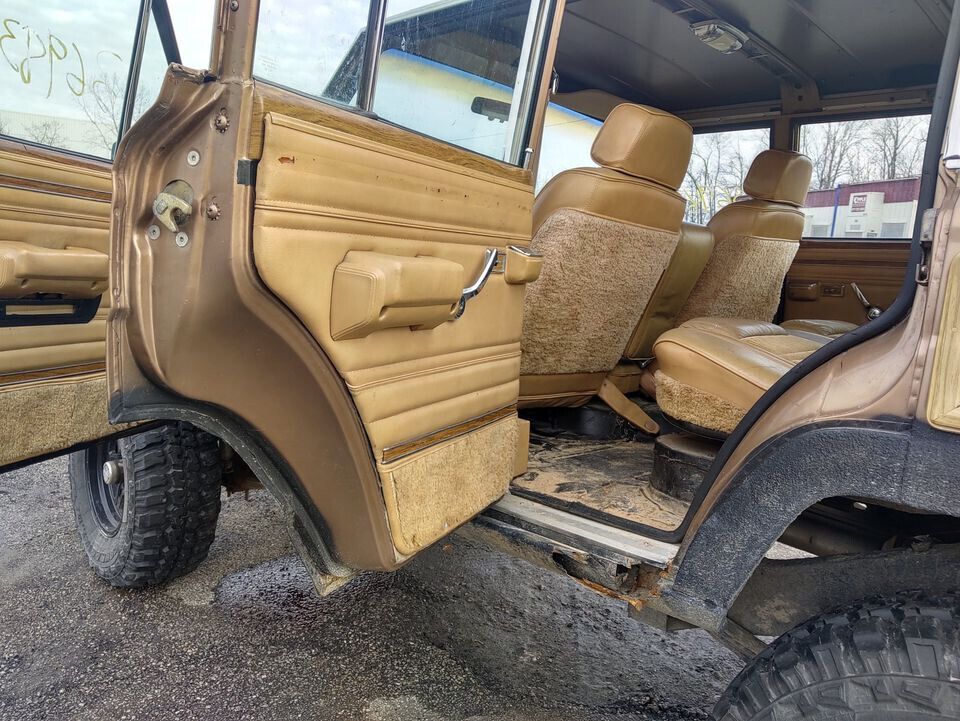 1988 Jeep Wagoneer –