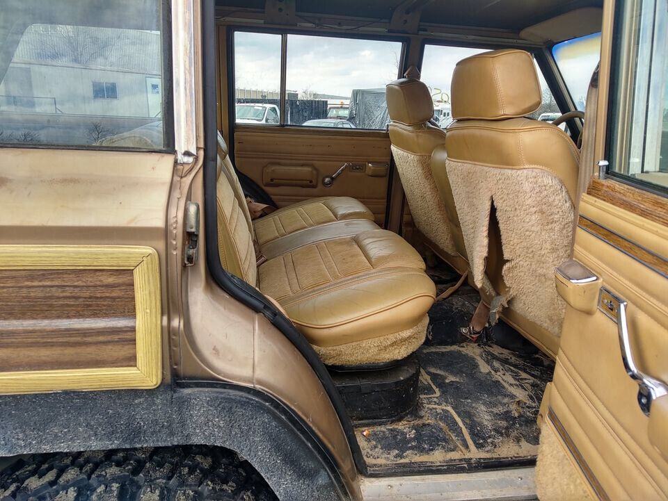 1988 Jeep Wagoneer –