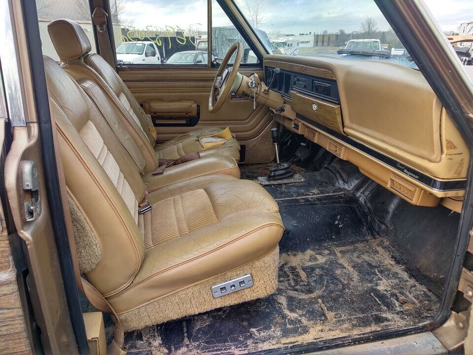 1988 Jeep Wagoneer –
