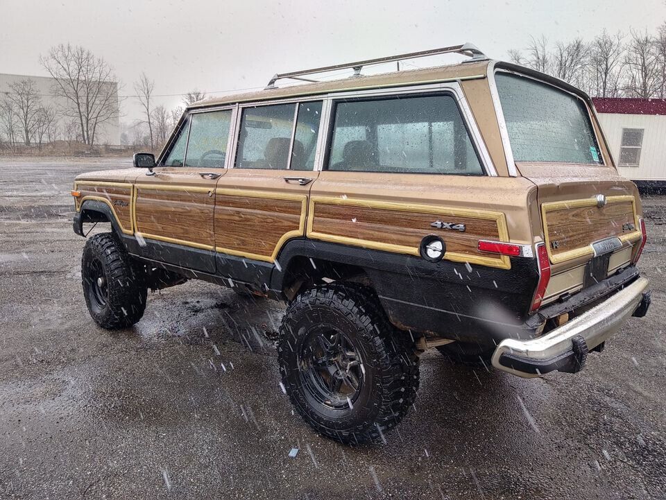 1988 Jeep Wagoneer –