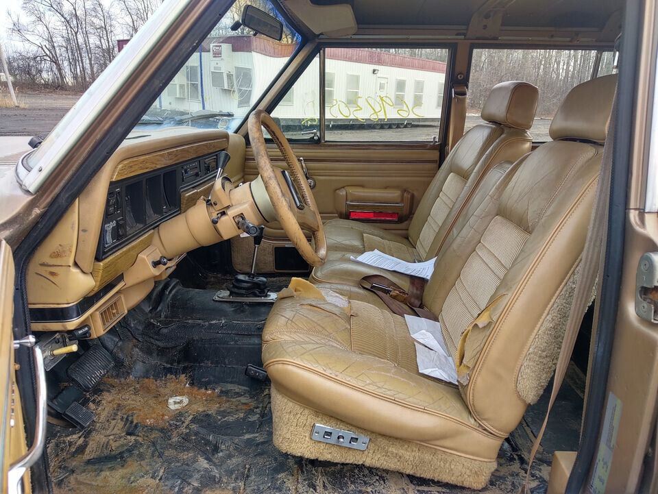 1988 Jeep Wagoneer –