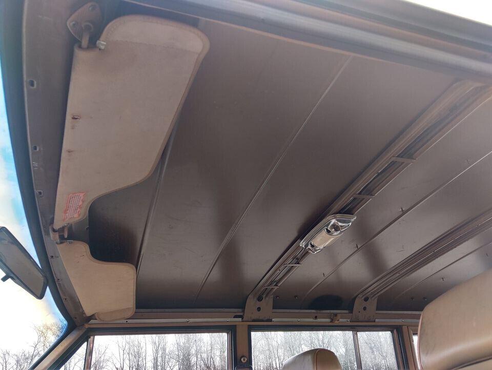 1988 Jeep Wagoneer –
