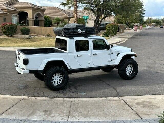 2022 Jeep Gladiator –