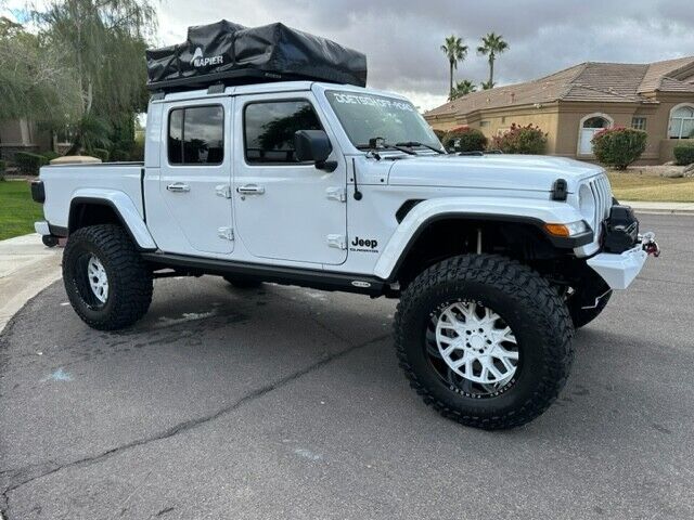 2022 Jeep Gladiator –