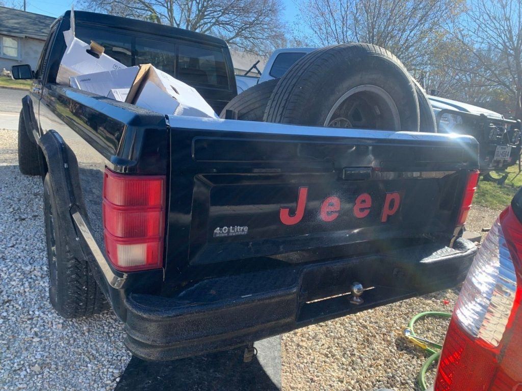 1992 Jeep Comanche Pioneer–